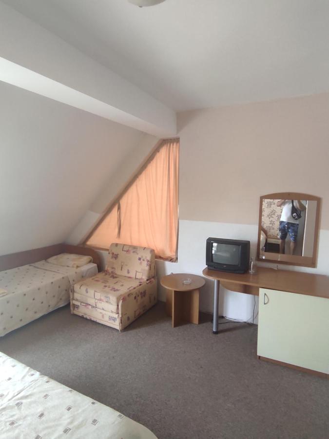 Хотел Андре Hotel Черноморец Екстериор снимка