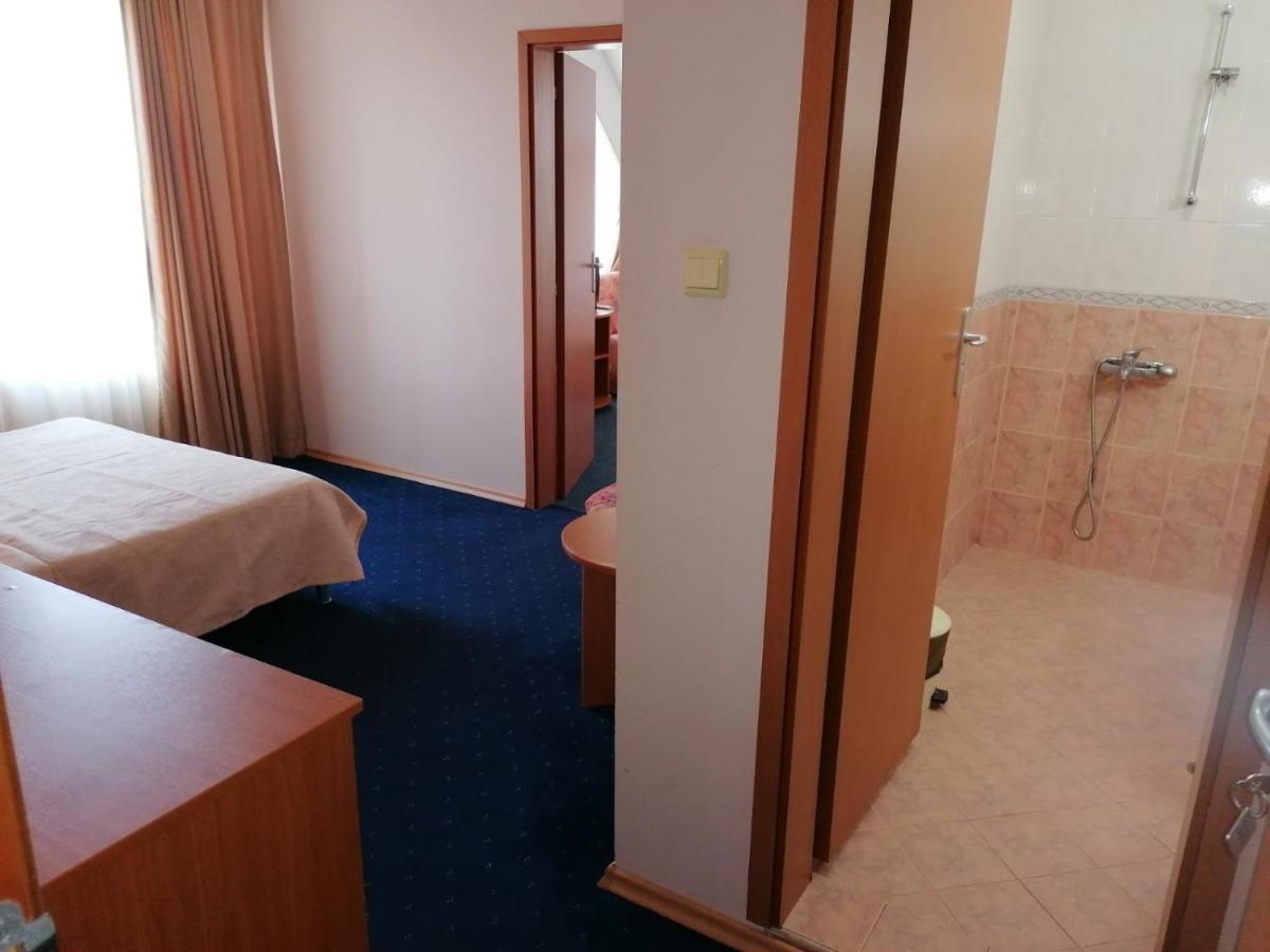 Хотел Андре Hotel Черноморец Екстериор снимка
