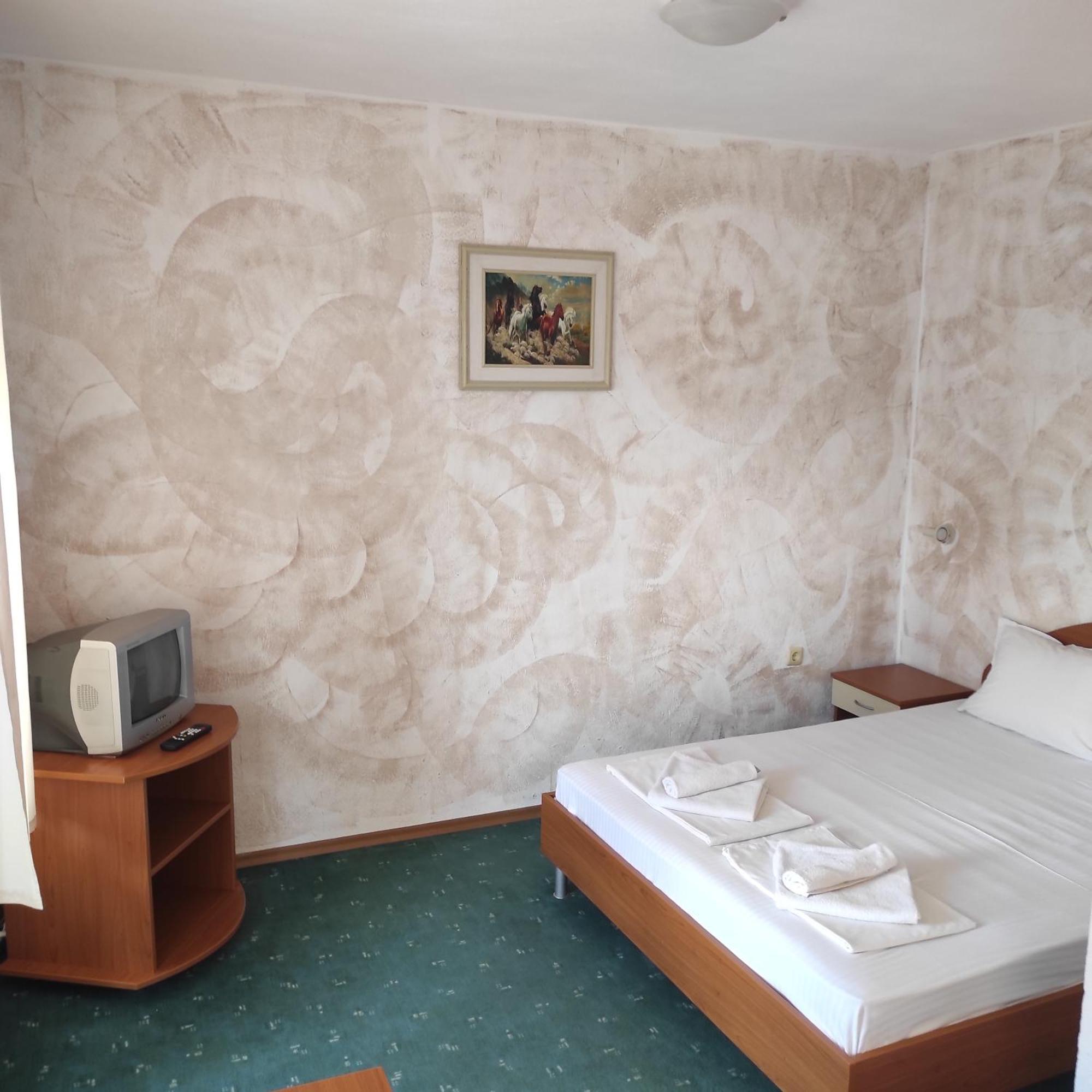 Хотел Андре Hotel Черноморец Екстериор снимка